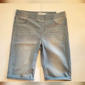 New with tags. Women's jean shorts